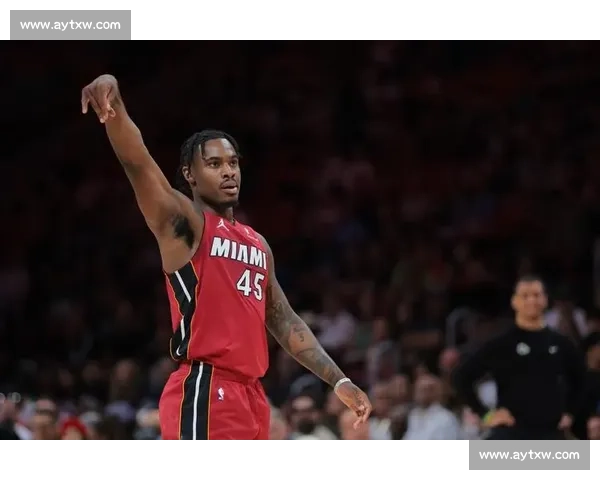 爆发式蜕变！小米切尔季后赛场均 15+6 创生涯新高，热火 2400 万续约锁定后场未来